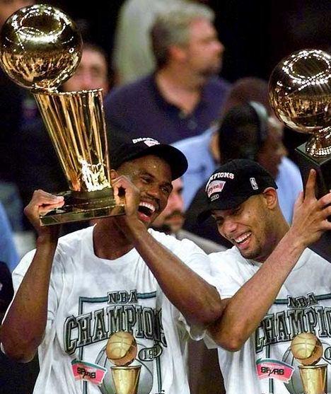 蒂姆·罗宾逊短剧:还不快走 第二季,逃离现实的惊悚续集 第3张 蒂姆·罗宾逊短剧:还不快走 第二季,逃离现实的惊悚续集 第3张